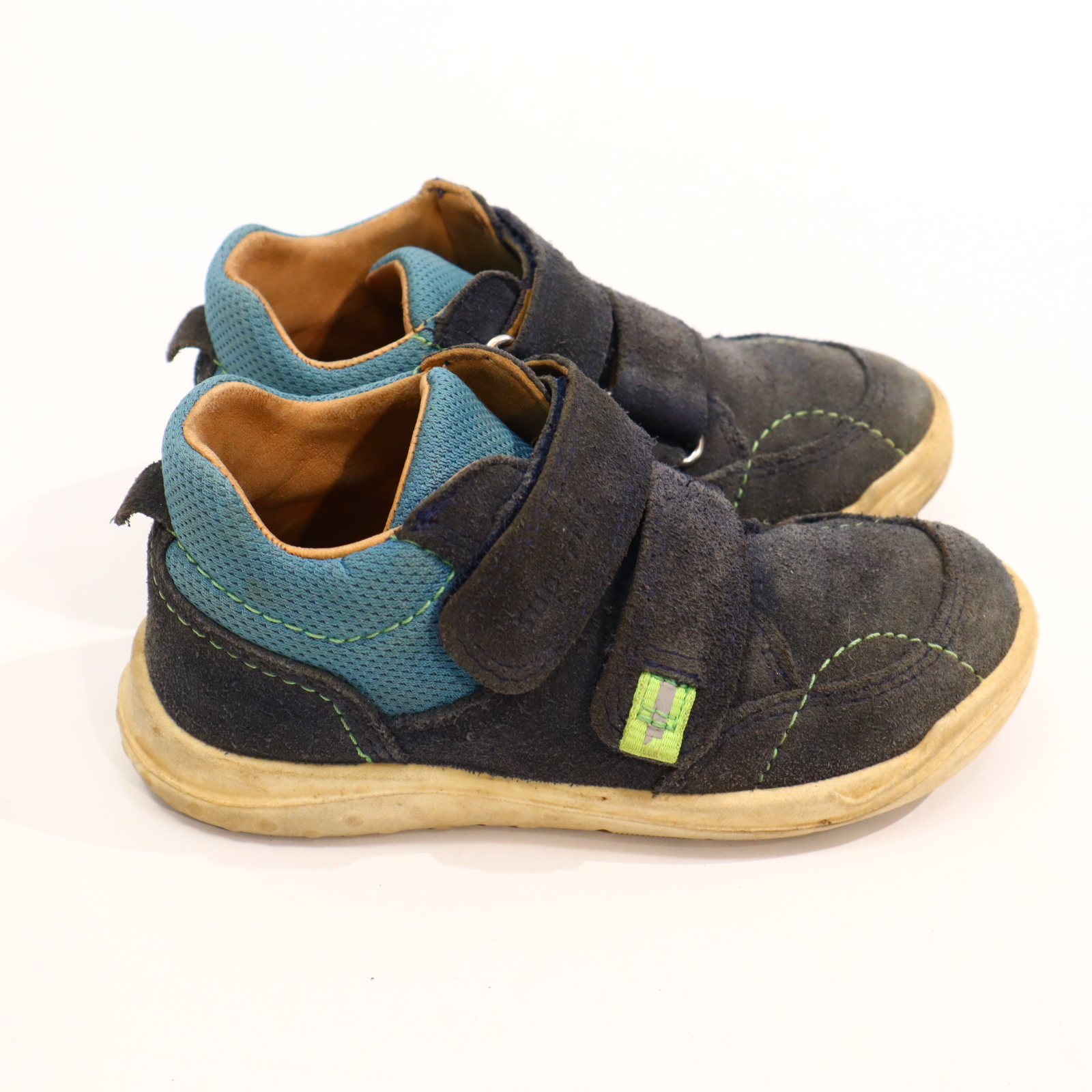 Halbschuhe SuperFit Klett 25 M blau Wildleder leichte gleichmäßige Ablaufspuren