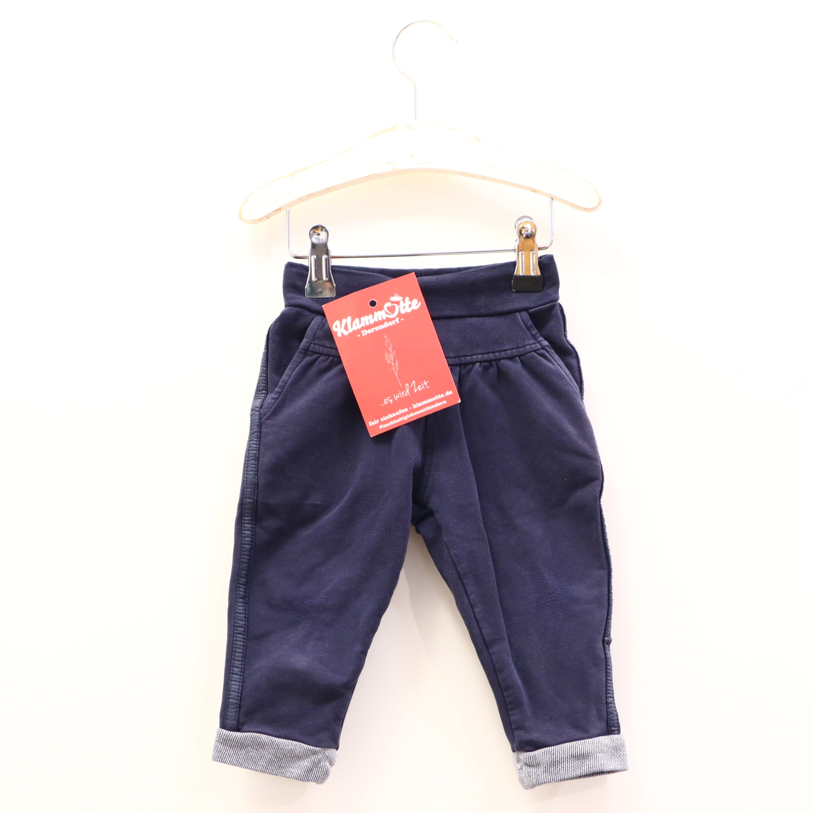 Hosen & Strampler Steiff 74 blau Applikation/Borde/Logo Jogger Baumwolle/Elasthan/Sweat Gummibandzug/verstellb. Bund leicht blass