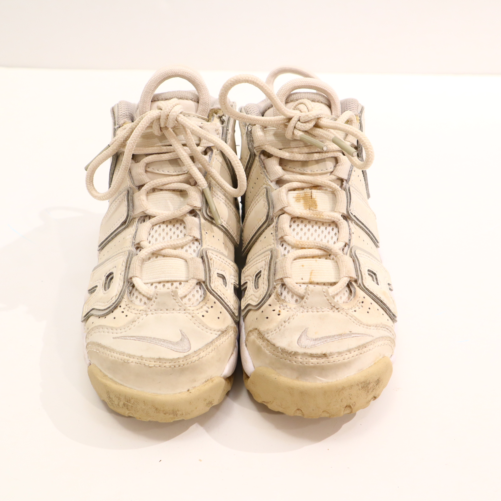 Halbschuhe NIKE Mid/Schnürschuh/Sneaker 31 weiß leichte gleichmäßige Ablaufspuren Hallen tauglich!