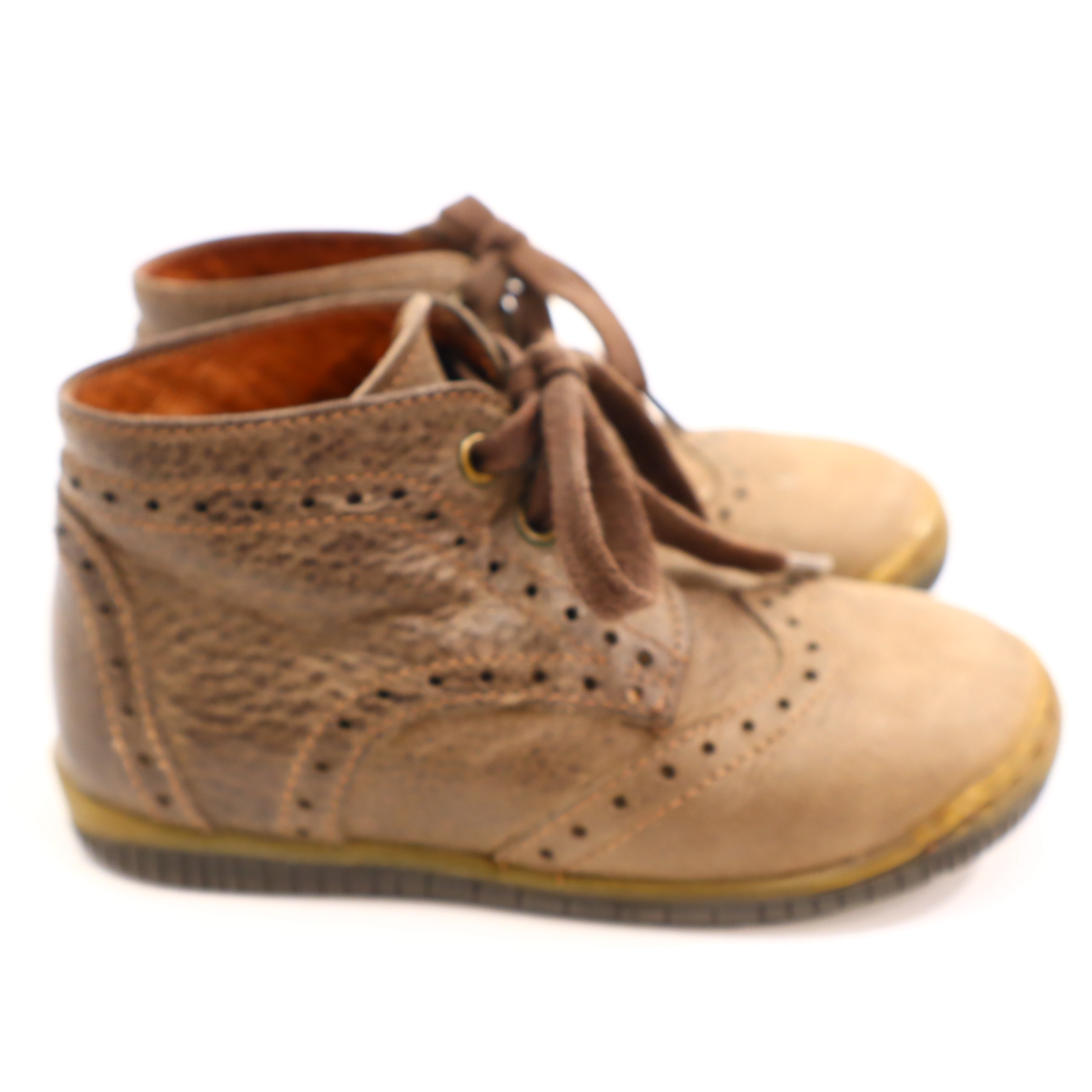 Halbschuhe CHÉRIE Schnürschuh 23 braun Leder leichte gleichmäßige Ablaufspuren