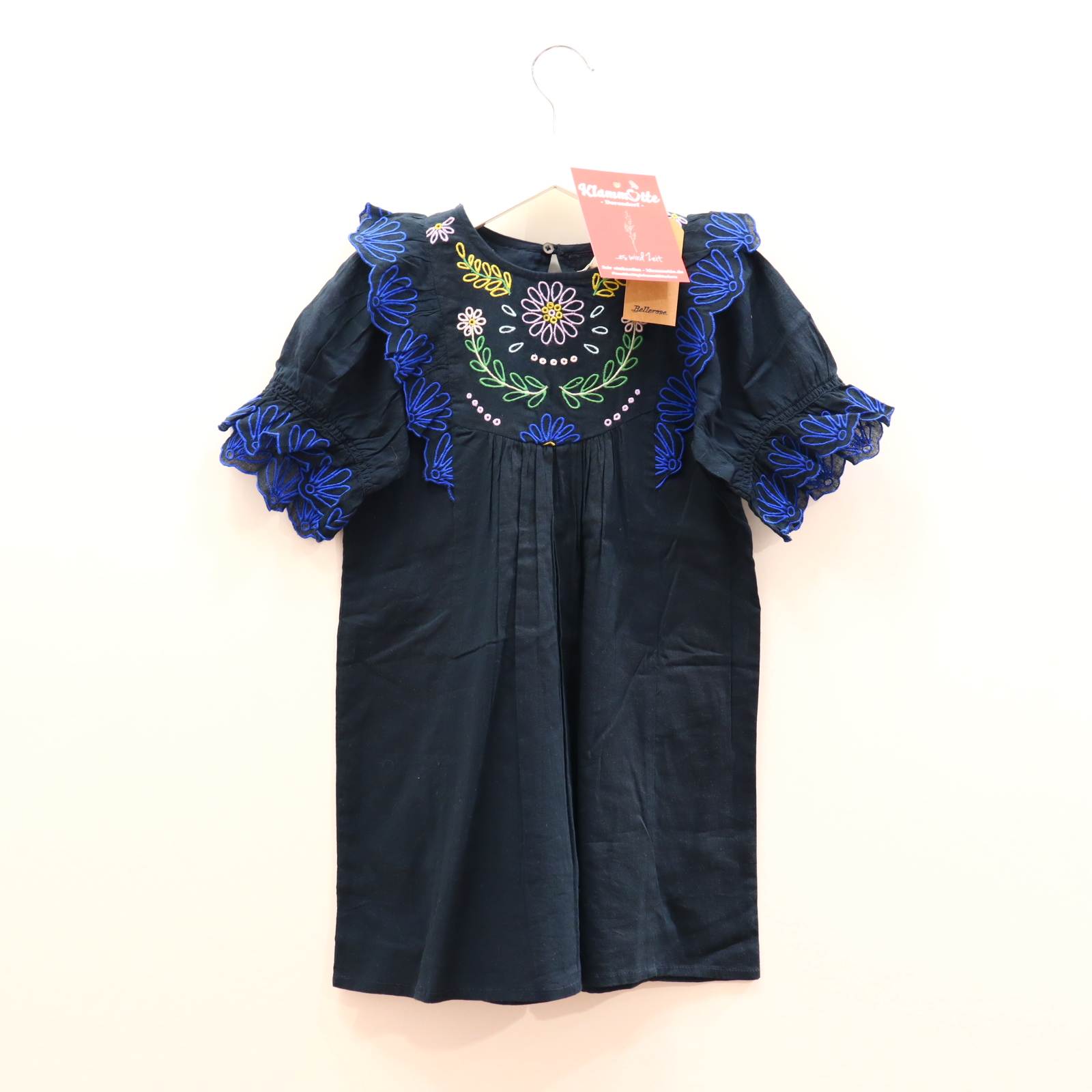 Kleider & Röcke Bellerose Baumwollkleid 104 schwarz Blumen/Stickerei Baumwolle Knopf NEU!