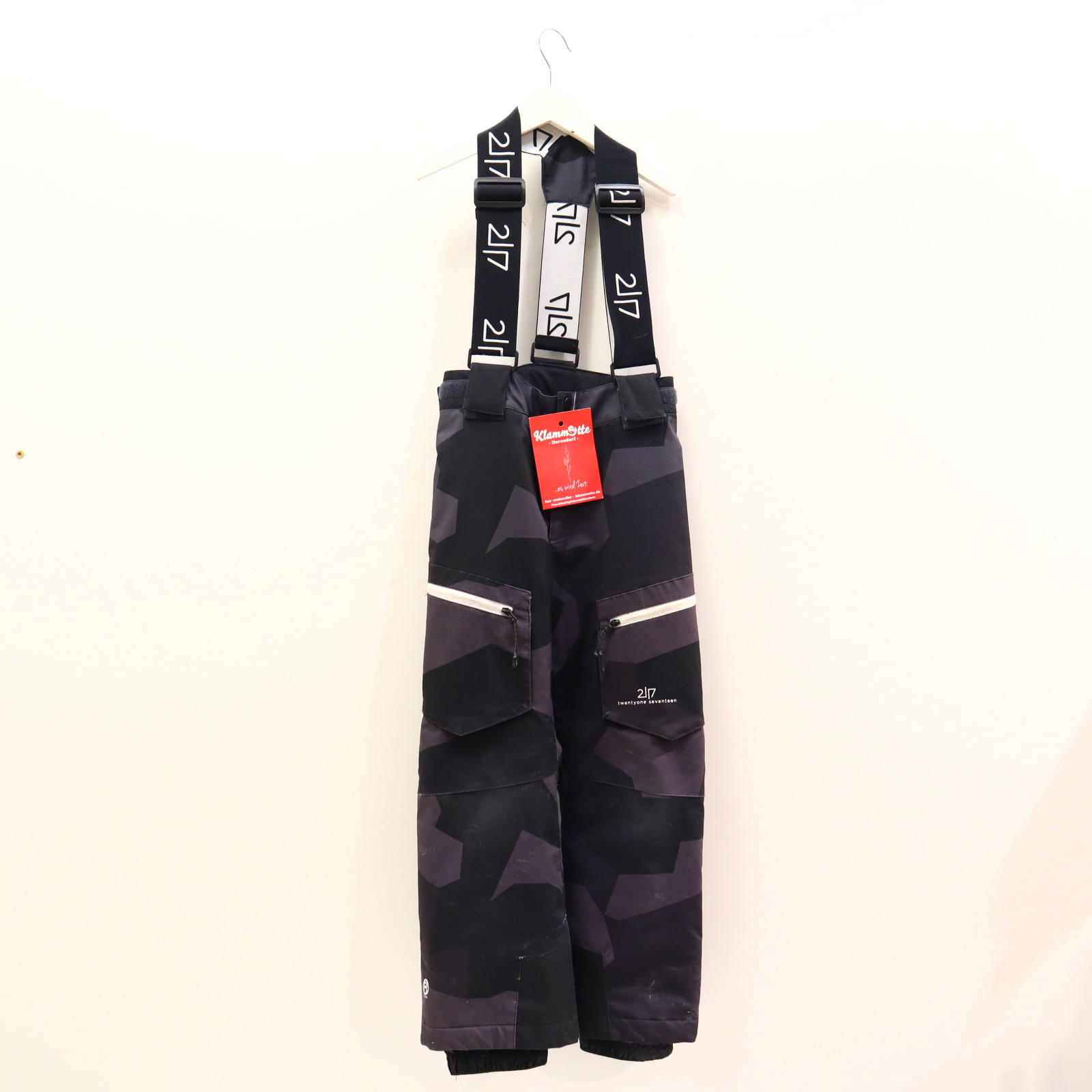 Schneeanzüge & mehr 2117 116 grau/schwarz Muster Schneehose/Skihose/Träger leichte Gerbrauchsspuren/Saum ganz leicht brüchig!