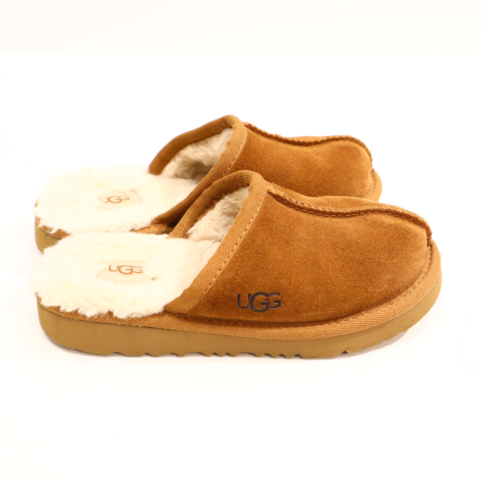 Hausschuhe/Wasserschuhe UGG 31 braun Pantoffel gefüttert