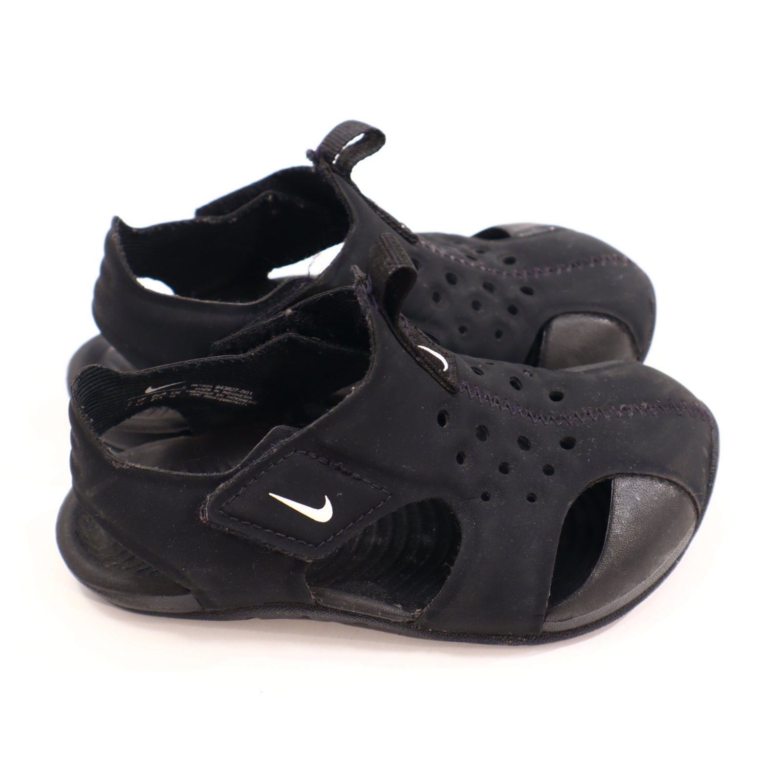 Hausschuhe/Wasserschuhe NIKE 23.5 schwarz Sandalen/Wasserschuhe