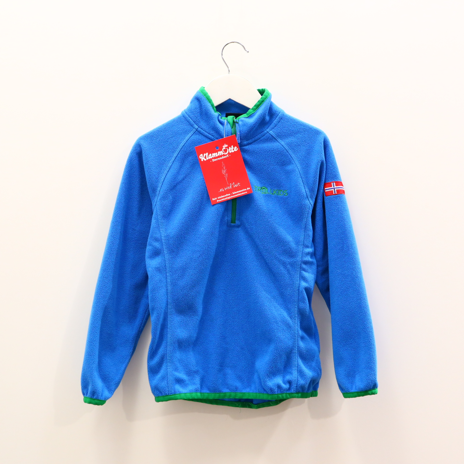 Oberteil TROLLKIDS Gr. 128 Fleecepullover/Troyer blau Polyester Applikation/Logo/Stickerrei Stehkragen