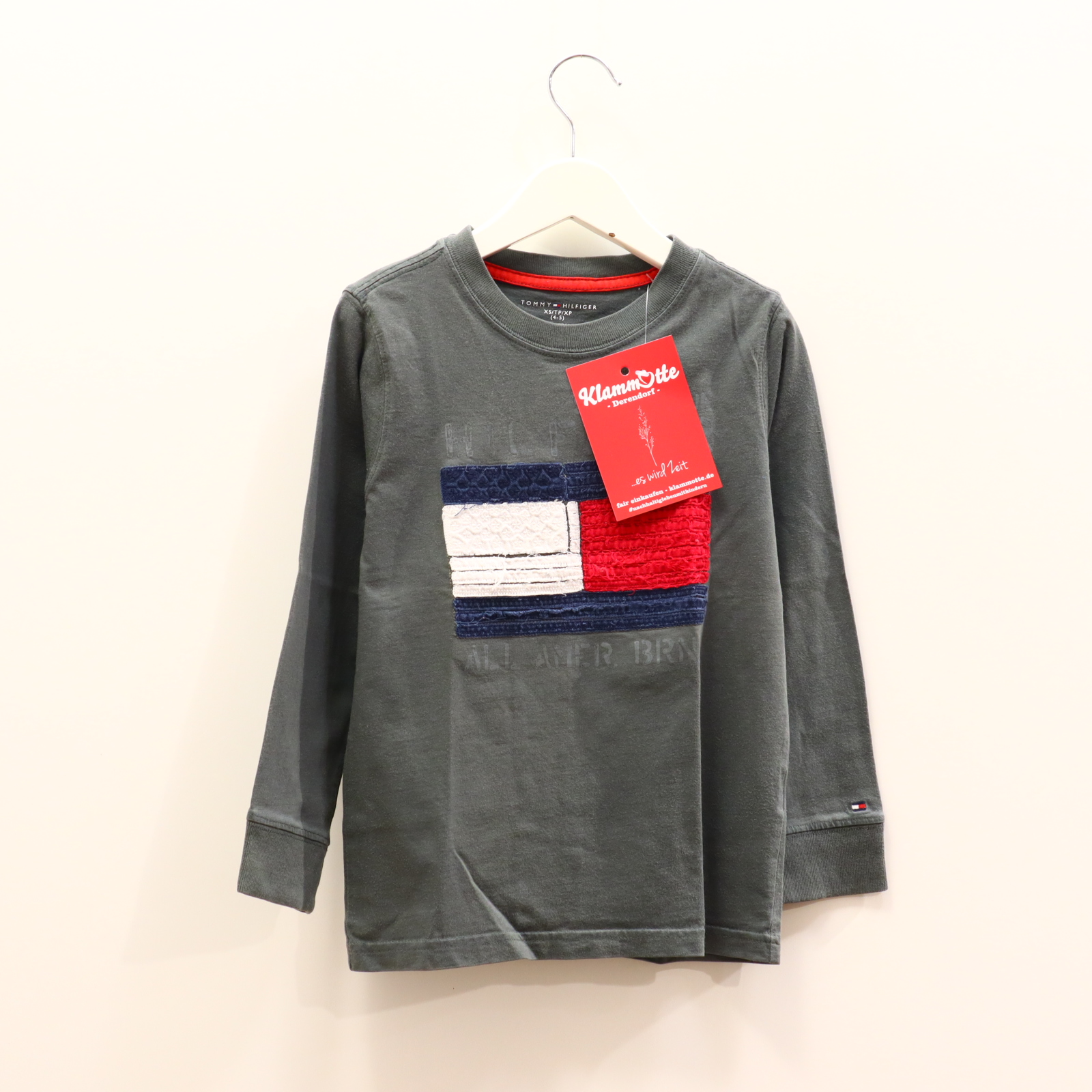 Oberteil TOMMY HILFIGER Gr. 104/Gr. 110 langarm Shirt grau Baumwolle Applikation/Logo/Stickerrei leicht blaß