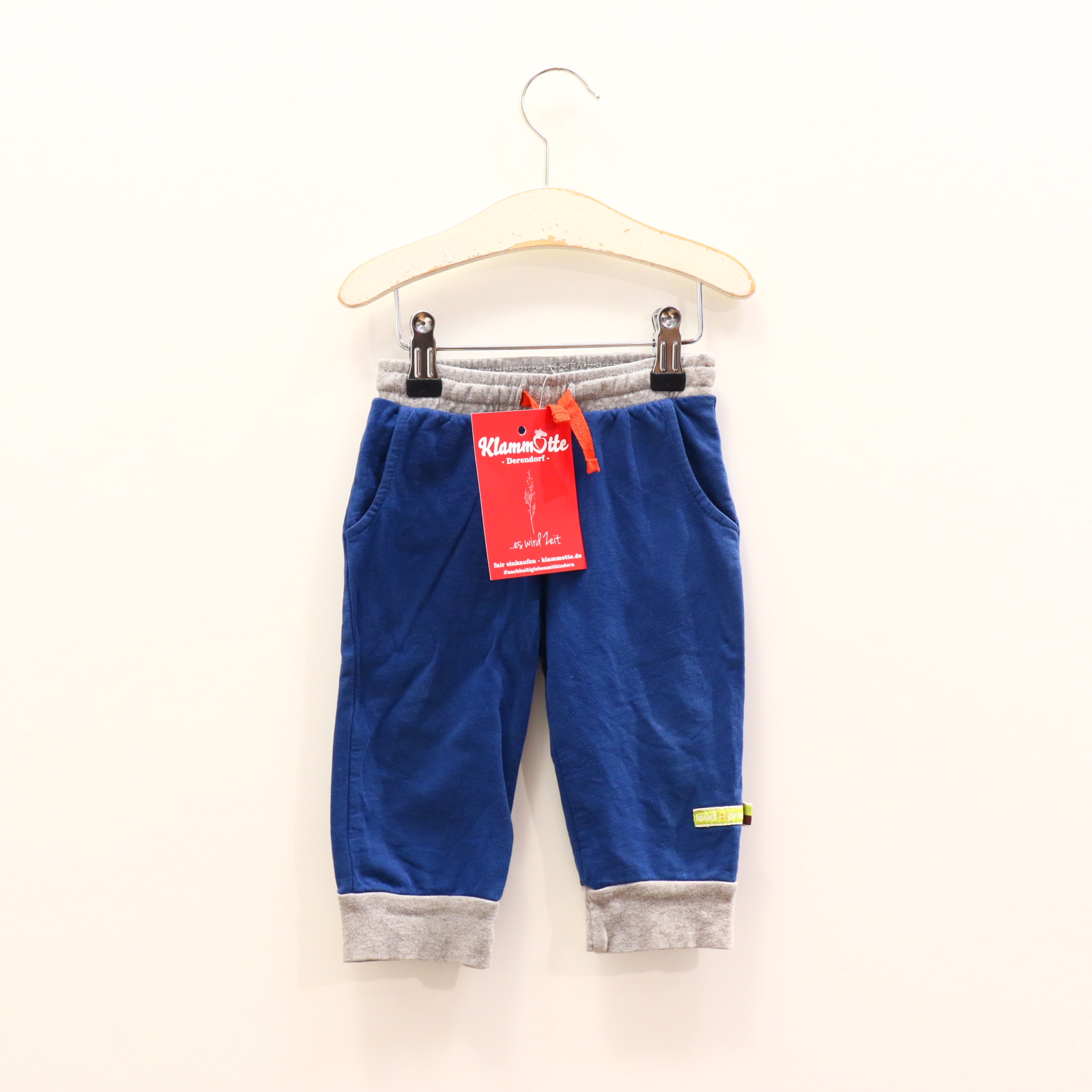 Hosen & Strampler loud + proud 74/80 blau/grau Applikation/Logo Jogger Bio-Baumwolle/Sweat Kordelzug