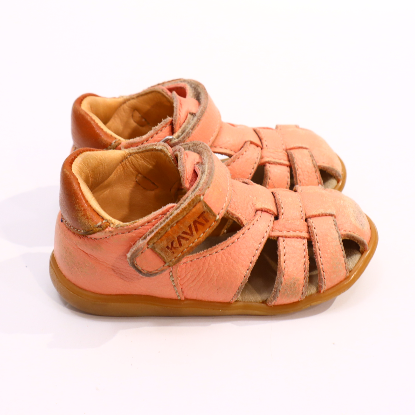 Sandalen KAVAT 21 rosa Leder leichte gleichmäßige Ablaufspuren/leichte Gebrauchsspuren an den Kappen