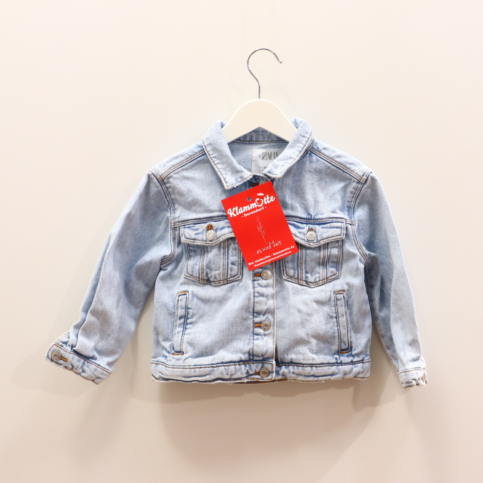 Jacke ZARA Jeansjacke 98 blau Häkel-Applikation Denim Druckknöpfe