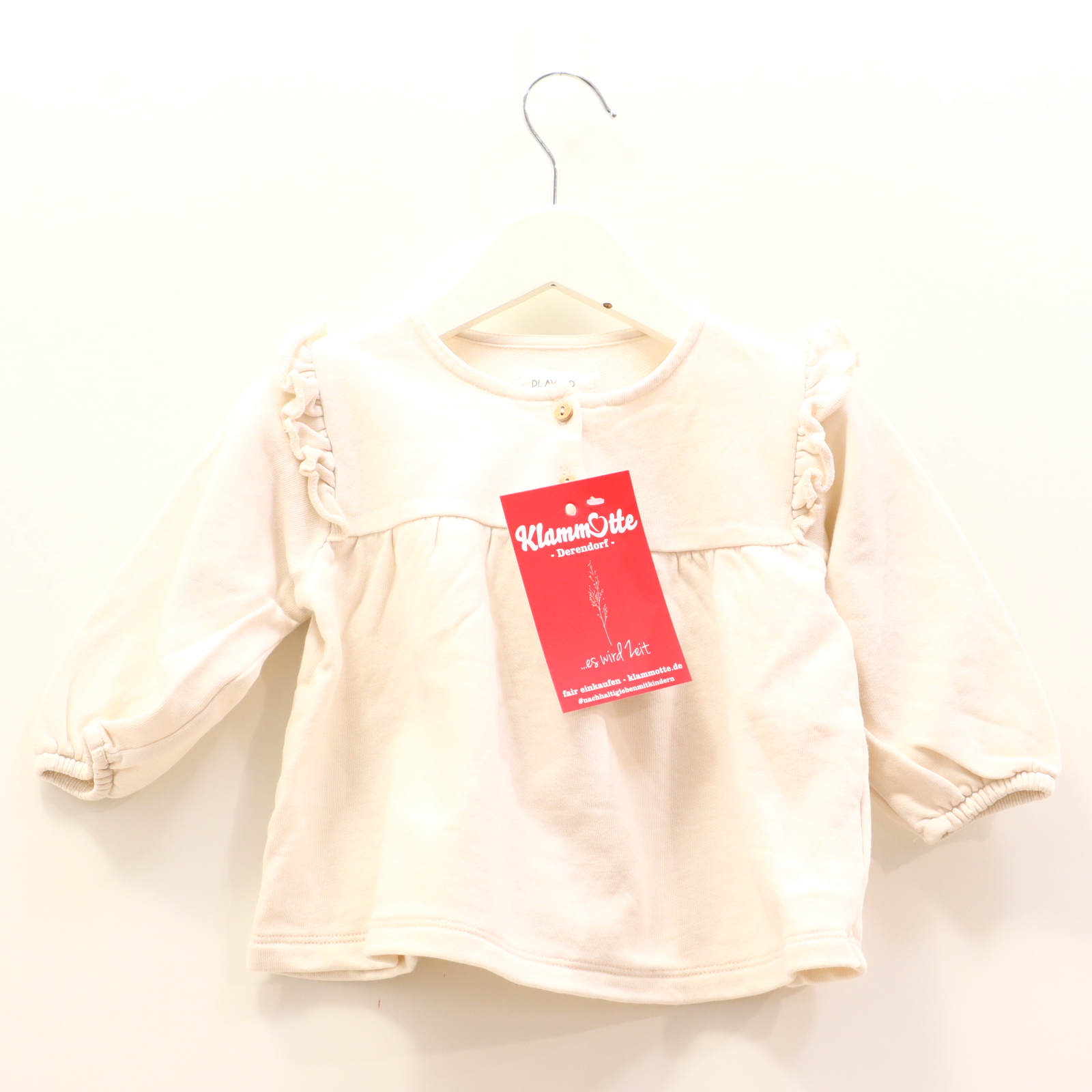 Oberteil PLAY UP 80 creme Rüsche Sweatshirt Bio-Baumwolle Henley