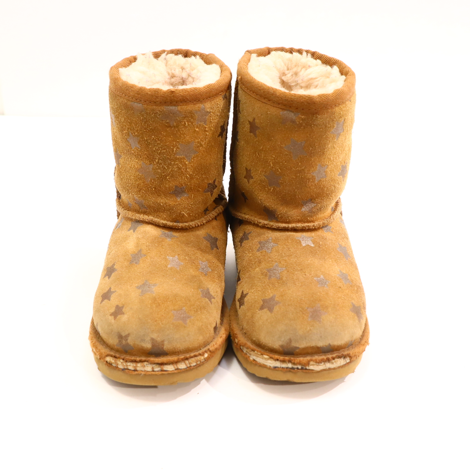 Stiefel UGG 26 braun Lammfell Sterne Boot Herbst/Winter leichter gleichmäßiger Sohlenabrieb/Gebrauchspuren an Kappen