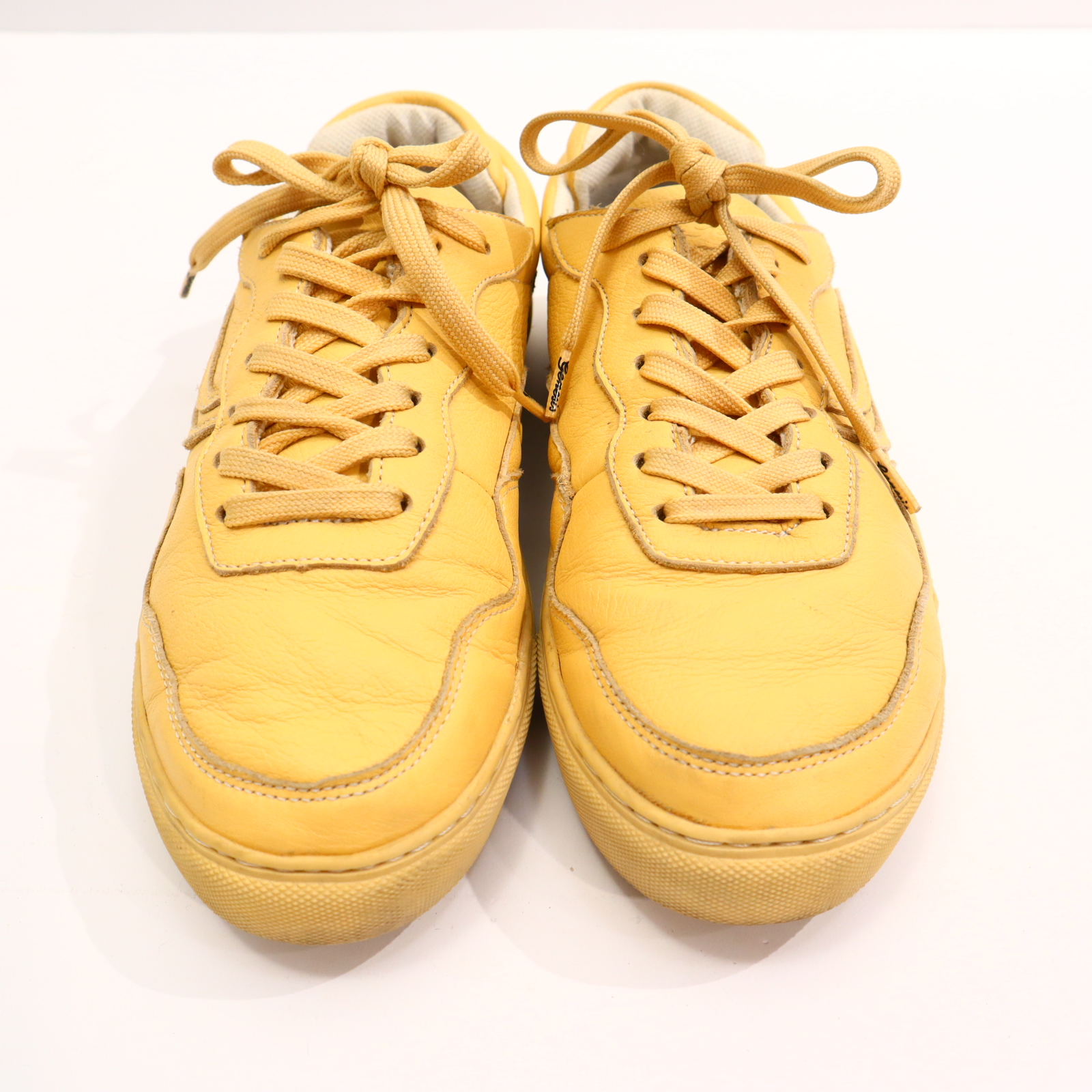 Halbschuhe Genesis 42 gelb leichte gleichmäßige Ablaufspuren