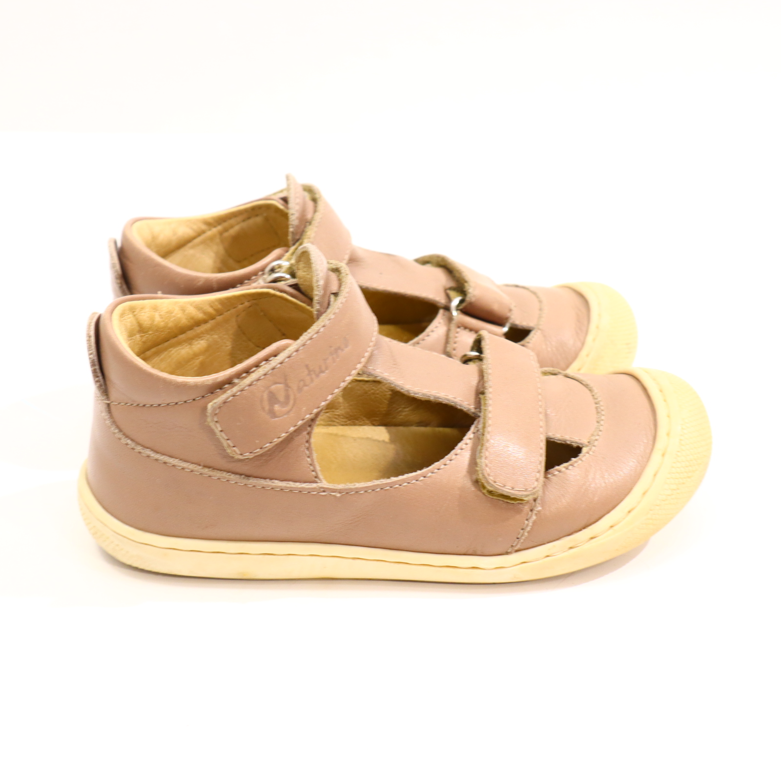 Sandalen Naturino 28 grau Leder leichte gleichmäßige Ablaufspuren