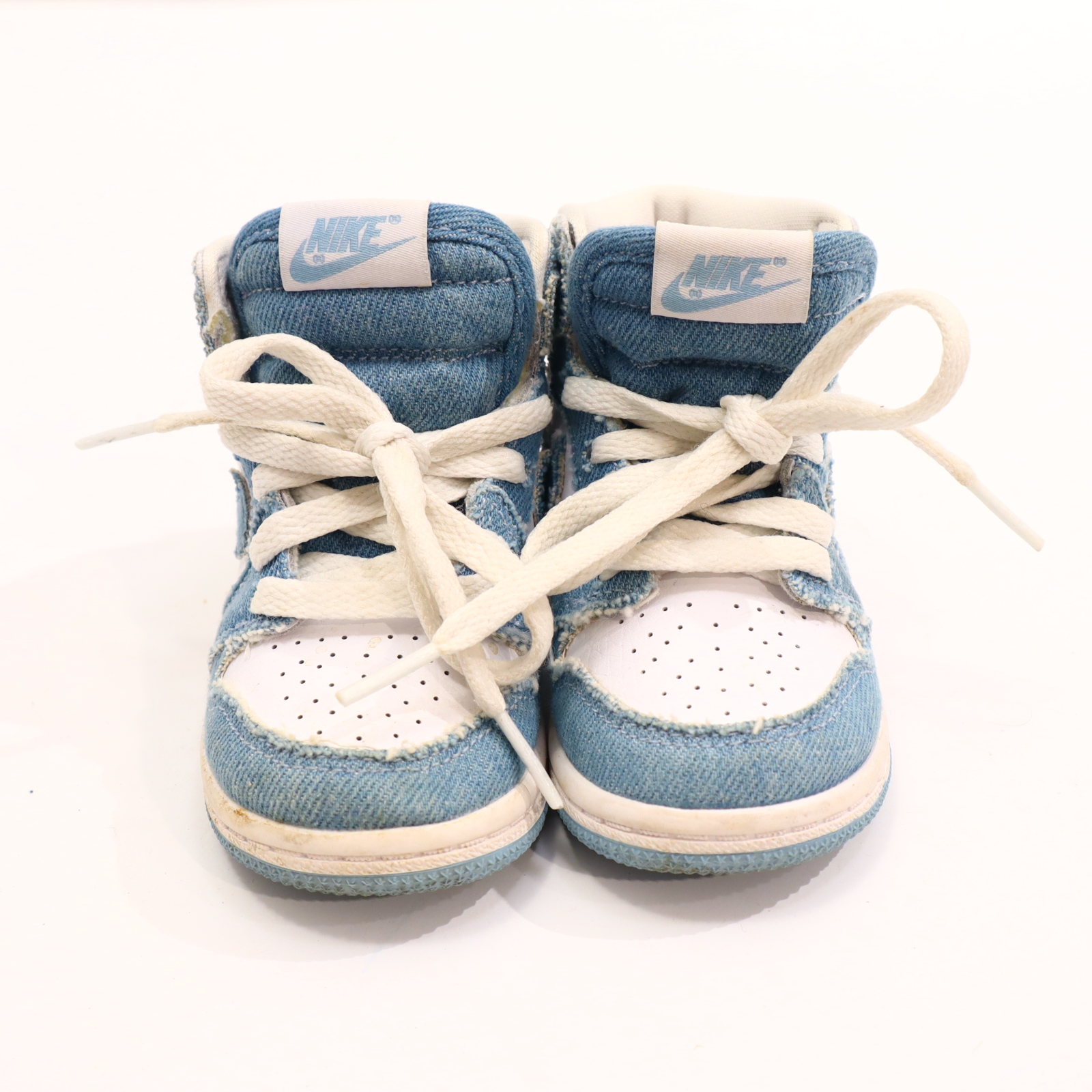 Halbschuhe NIKE Mid/Schnürschuh/Sneaker 22 blau/weiß leichte gleichmäßige Ablaufspuren