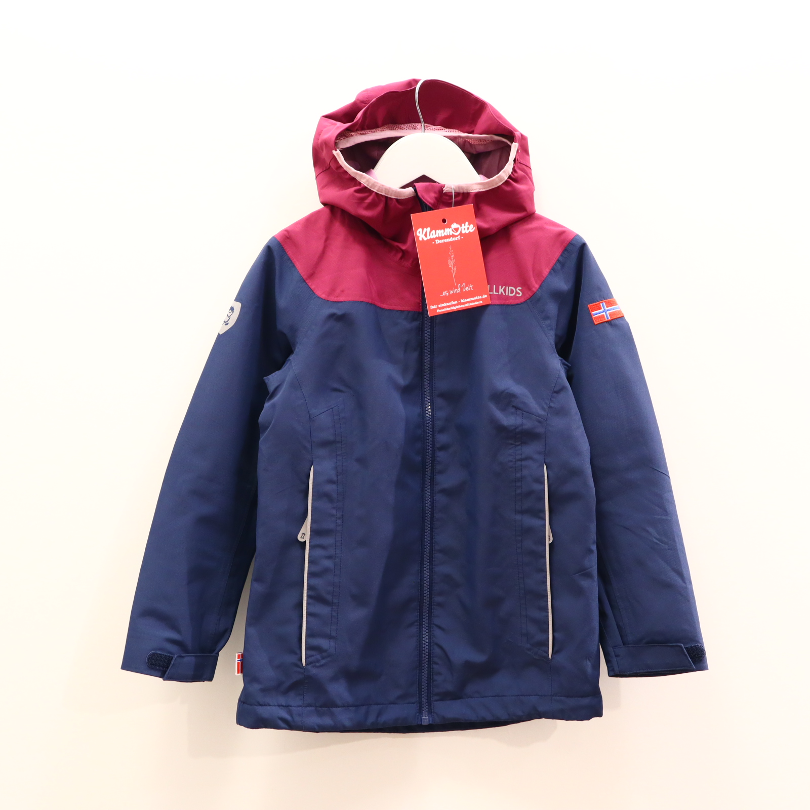 Jacke TROLLKIDS Funktionsjacke/Outdoorjacke/Regenjacke 128 blau/bordeaux Frühjahr/Sommer Applikation/Logo Meshfutter